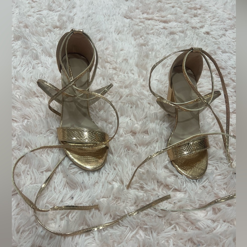 Elegant Gold Strappy Women's Sandals